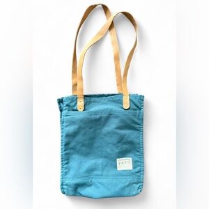 FEED canvas utility tote! Good condition! Tons of pockets inside and out